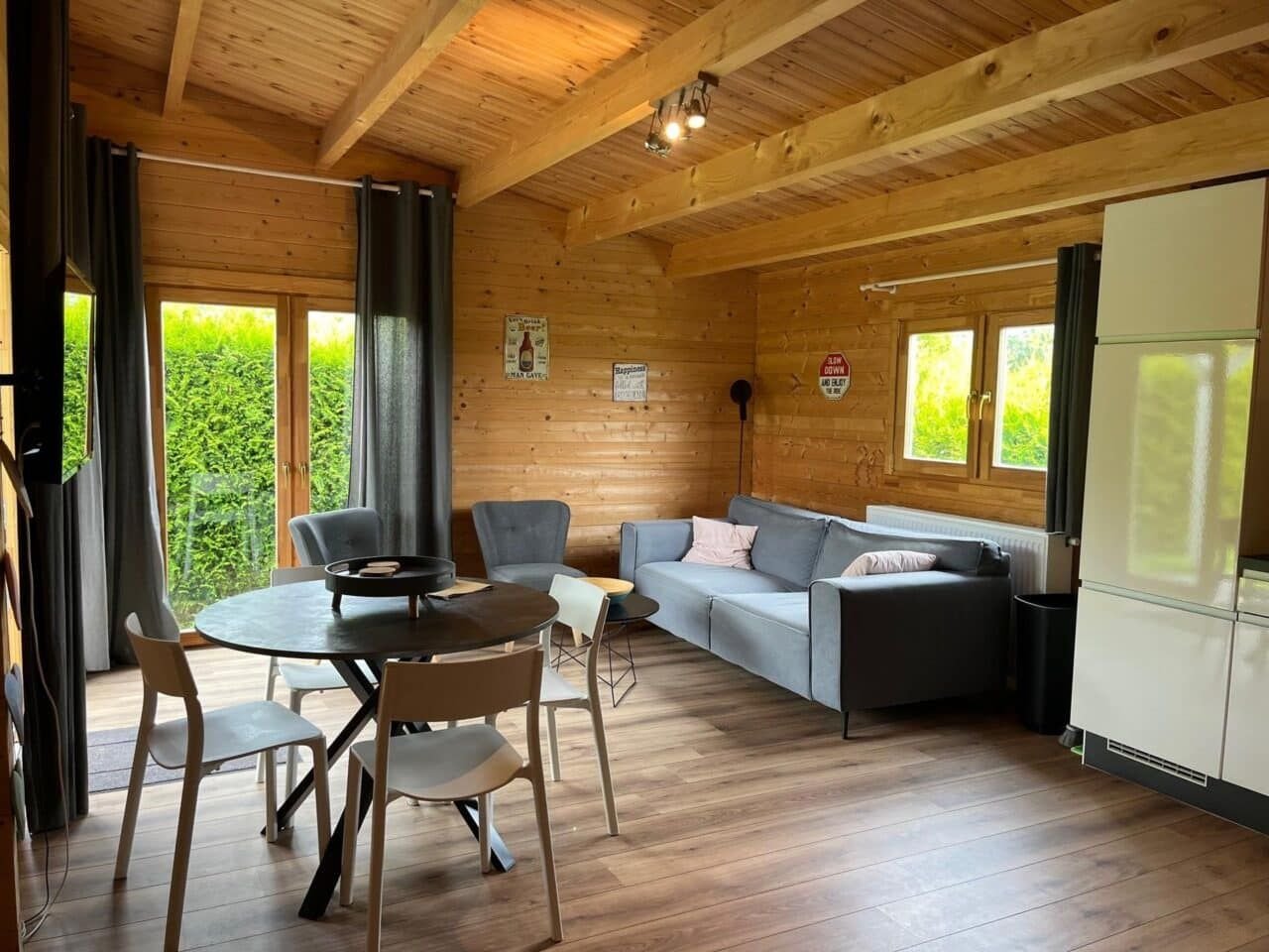 Furnished 2-bedroom chalet - Image 7