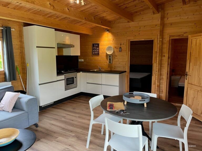 Furnished 2-bedroom chalet - Image 5
