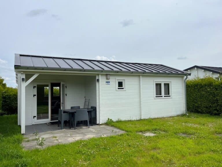 Furnished 2-bedroom chalet - Image 4