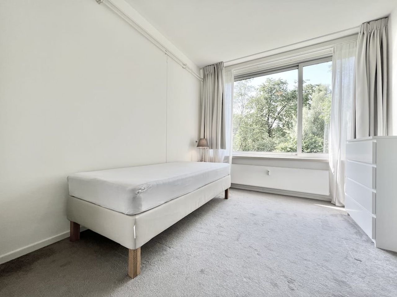 3-bedroom apartment with 2 balconies - Image 9