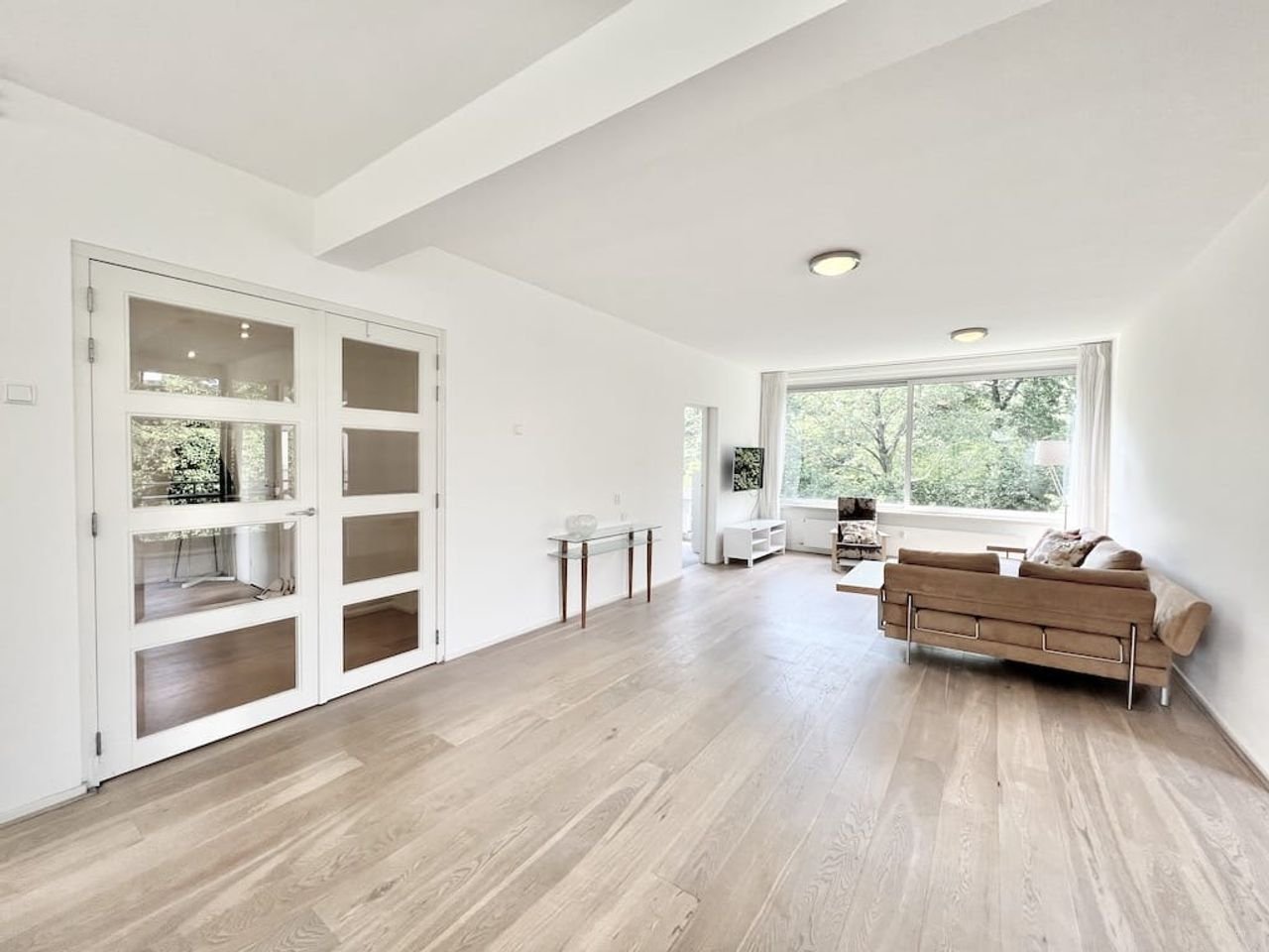 3-bedroom apartment with 2 balconies - Image 3