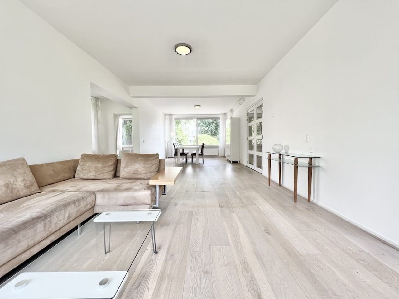 3-bedroom apartment with 2 balconies - Image 5