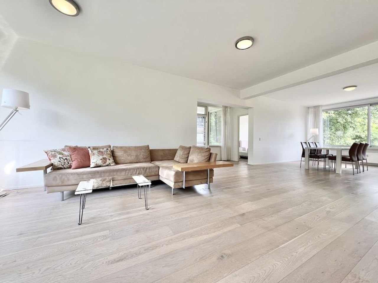 3-bedroom apartment with 2 balconies - Image 4