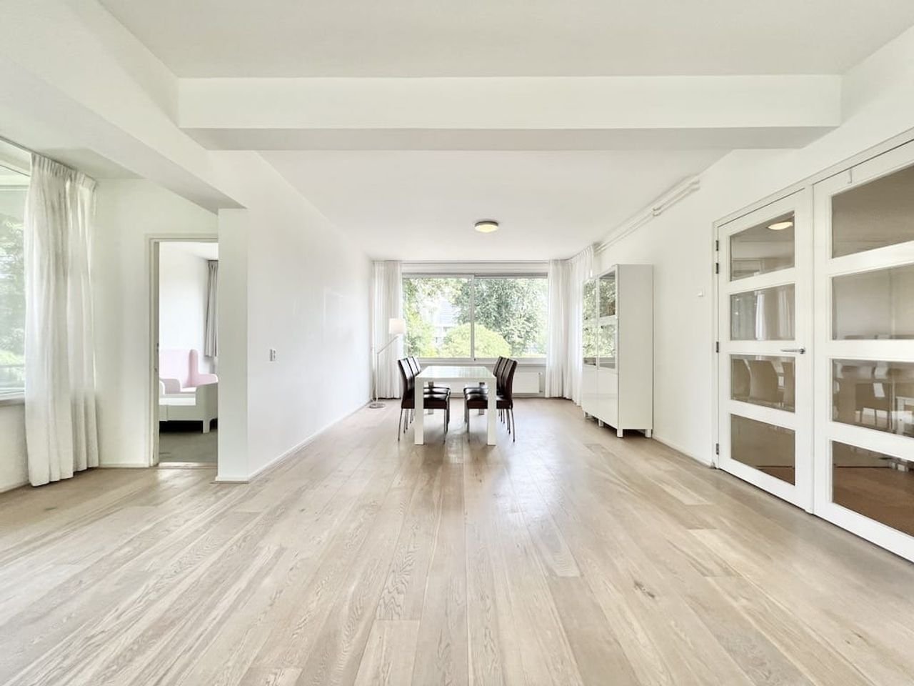 3-bedroom apartment with 2 balconies - Image 1