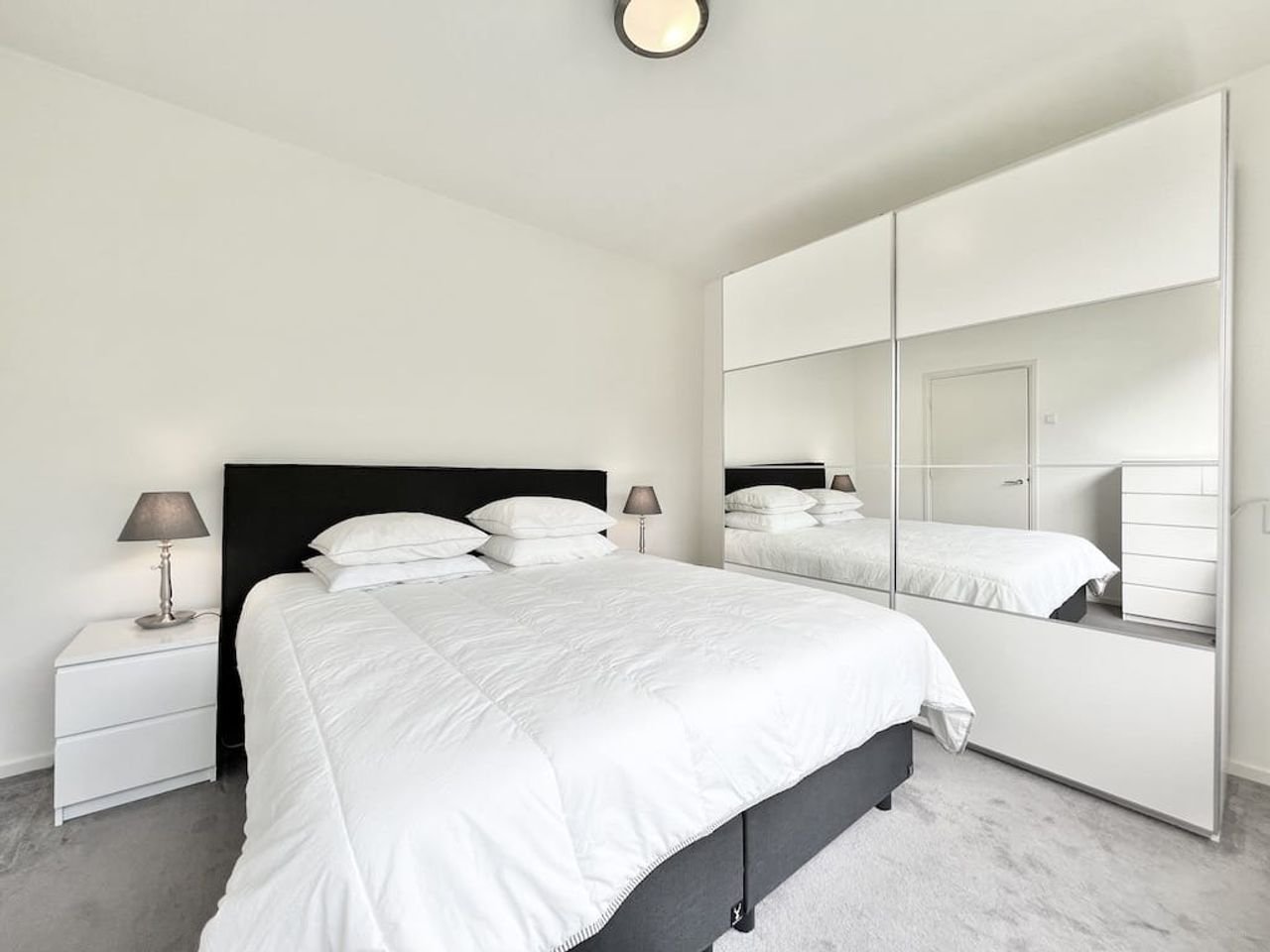 3-bedroom apartment with 2 balconies - Image 7