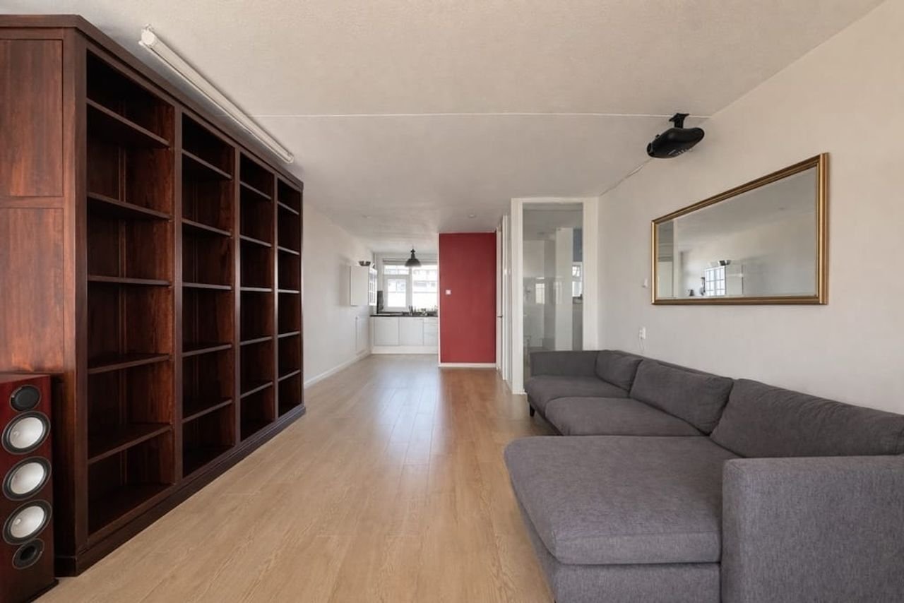 Furnished 2-bedroom apartment in Amsterdam Noord - Image 3