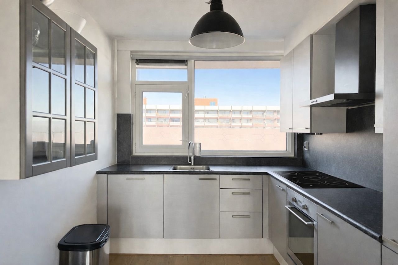 Furnished 2-bedroom apartment in Amsterdam Noord - Image 8