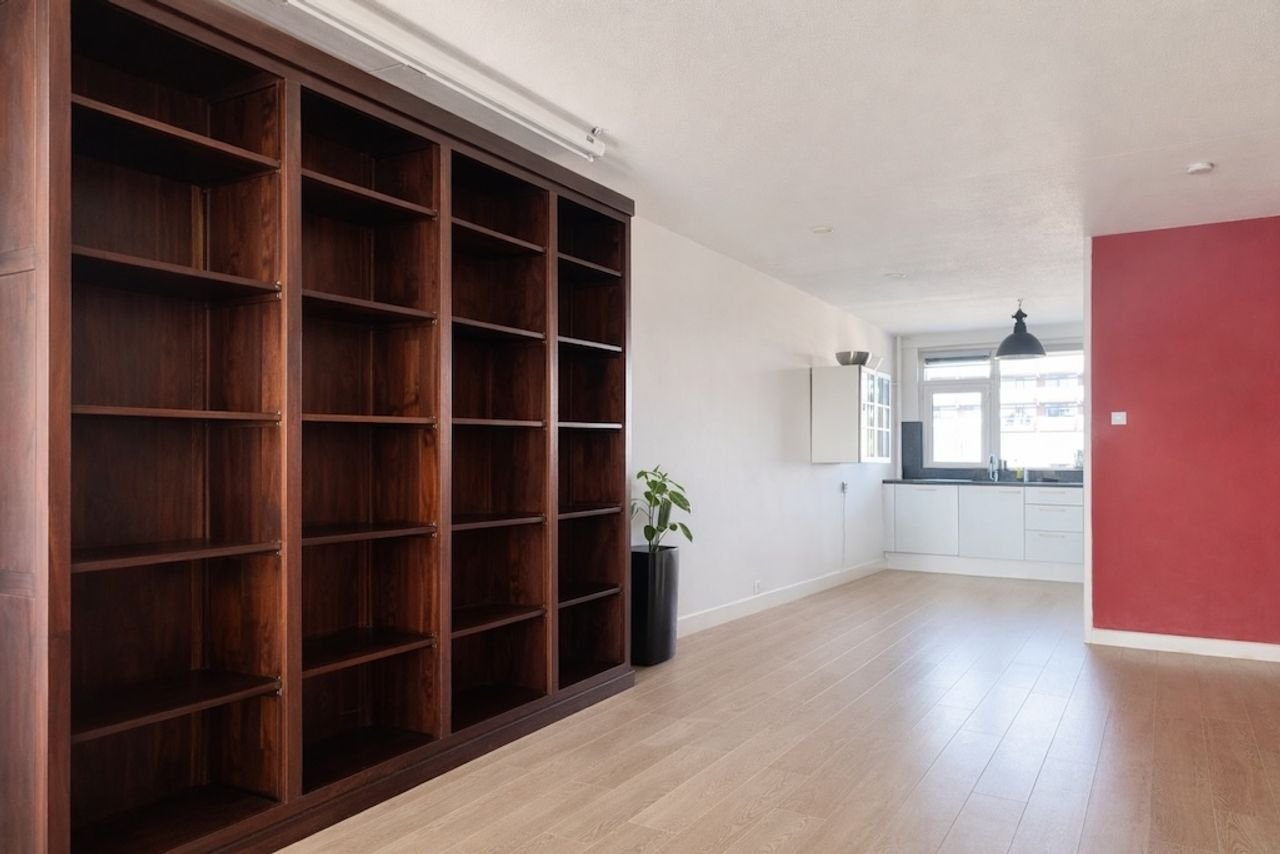 Furnished 2-bedroom apartment in Amsterdam Noord - Image 7