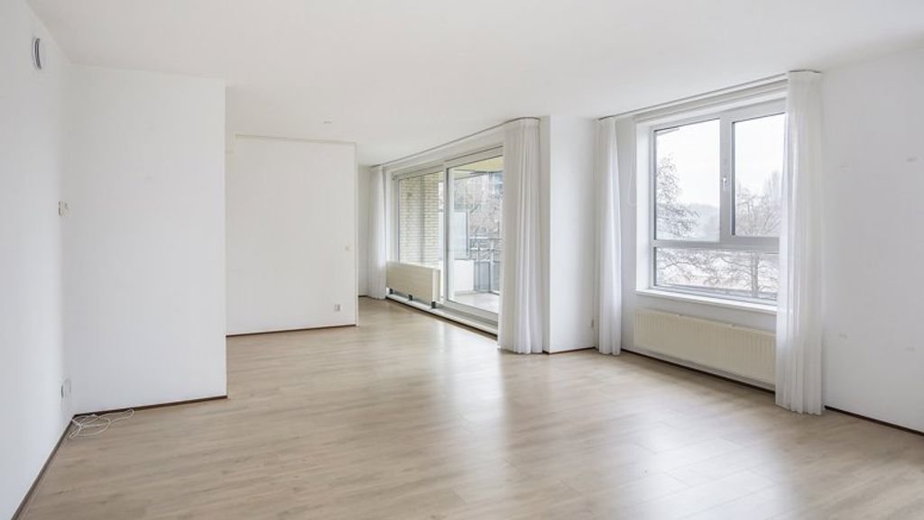 3-room apartment on the Amstel - Image 1
