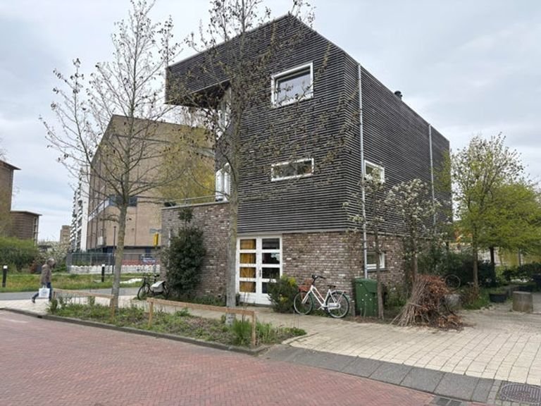 Gemeubileerd huis met vrij uitzicht - Afbeelding 2