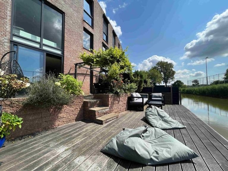 Waterfront House in Hoogvliet - Image 17