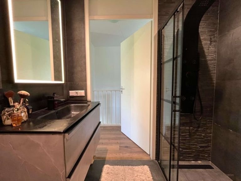 Waterfront House in Hoogvliet - Image 16