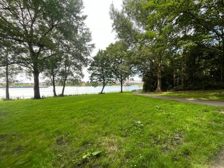 Waterfront House in Hoogvliet - Image 23