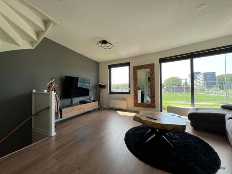 Waterfront House in Hoogvliet - Image 5