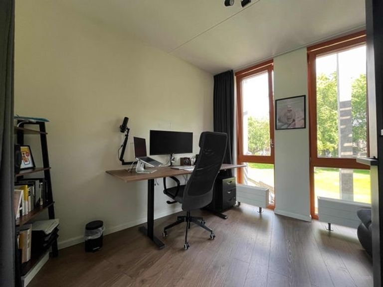 Waterfront House in Hoogvliet - Image 9