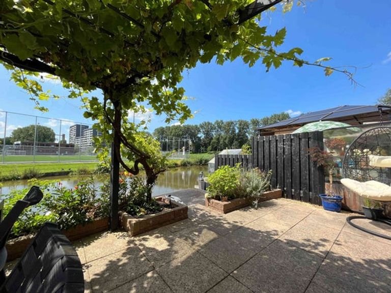 Waterfront House in Hoogvliet - Image 20