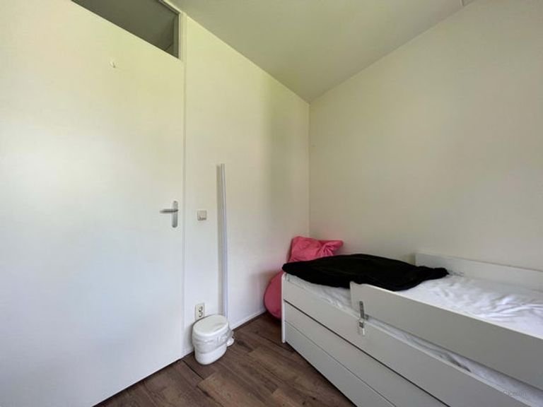 Waterfront House in Hoogvliet - Image 14