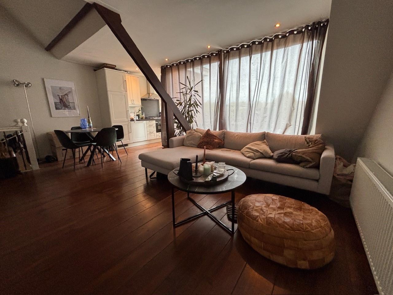 Licht appartement met groot balkon in Utrecht - Afbeelding 11