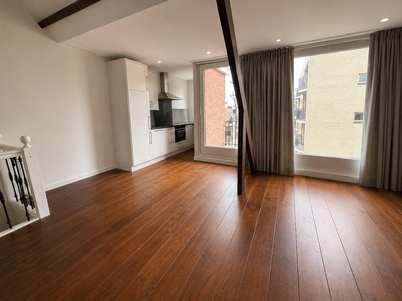 Licht appartement met groot balkon in Utrecht - Afbeelding 12