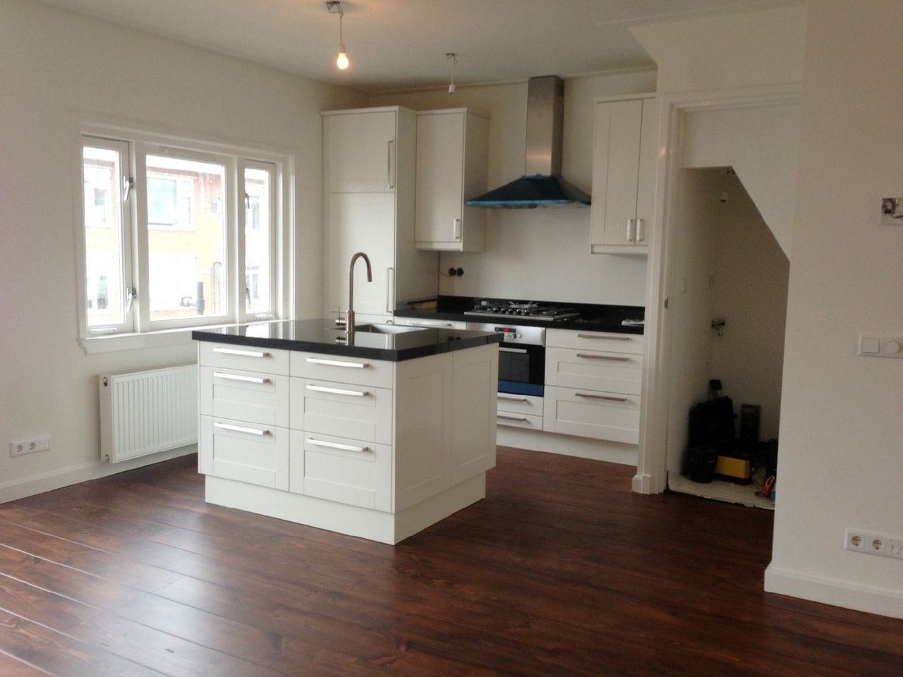 Bright 2-room apartment with balcony - Image 3