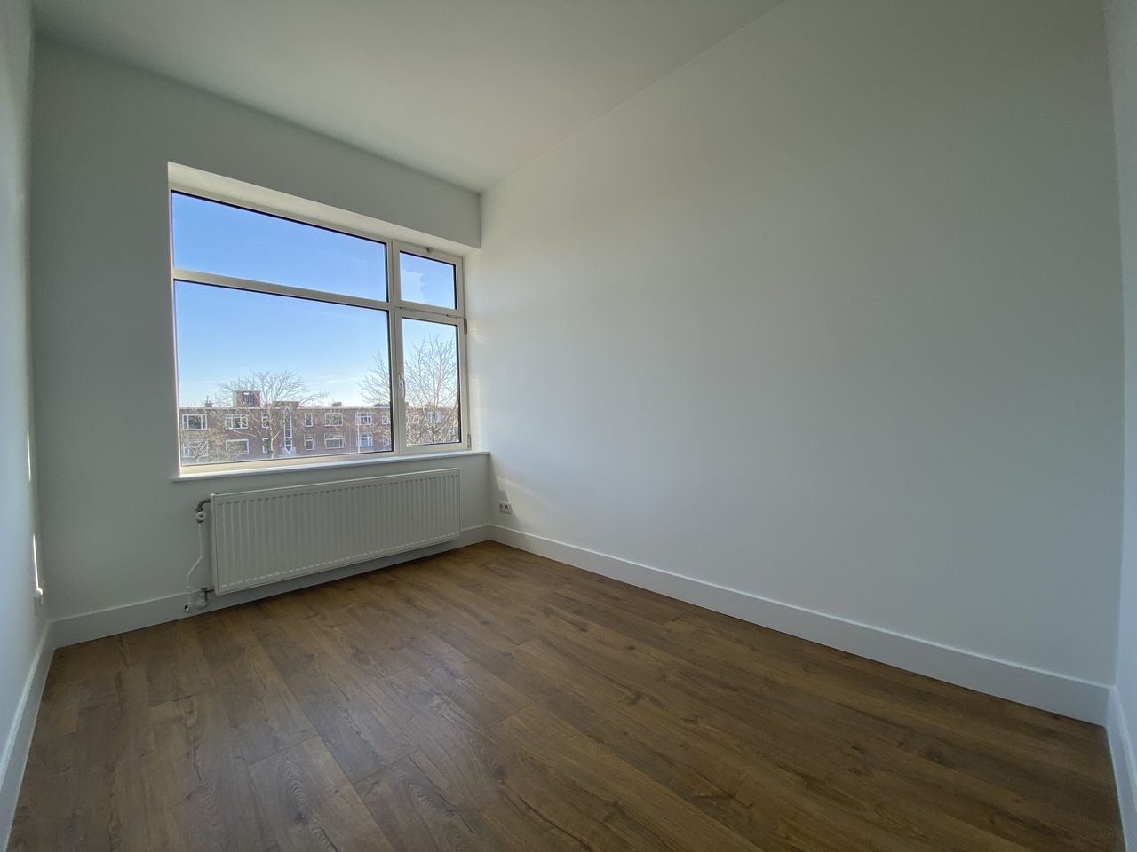 Bright 4-room apartment with balcony - Image 11