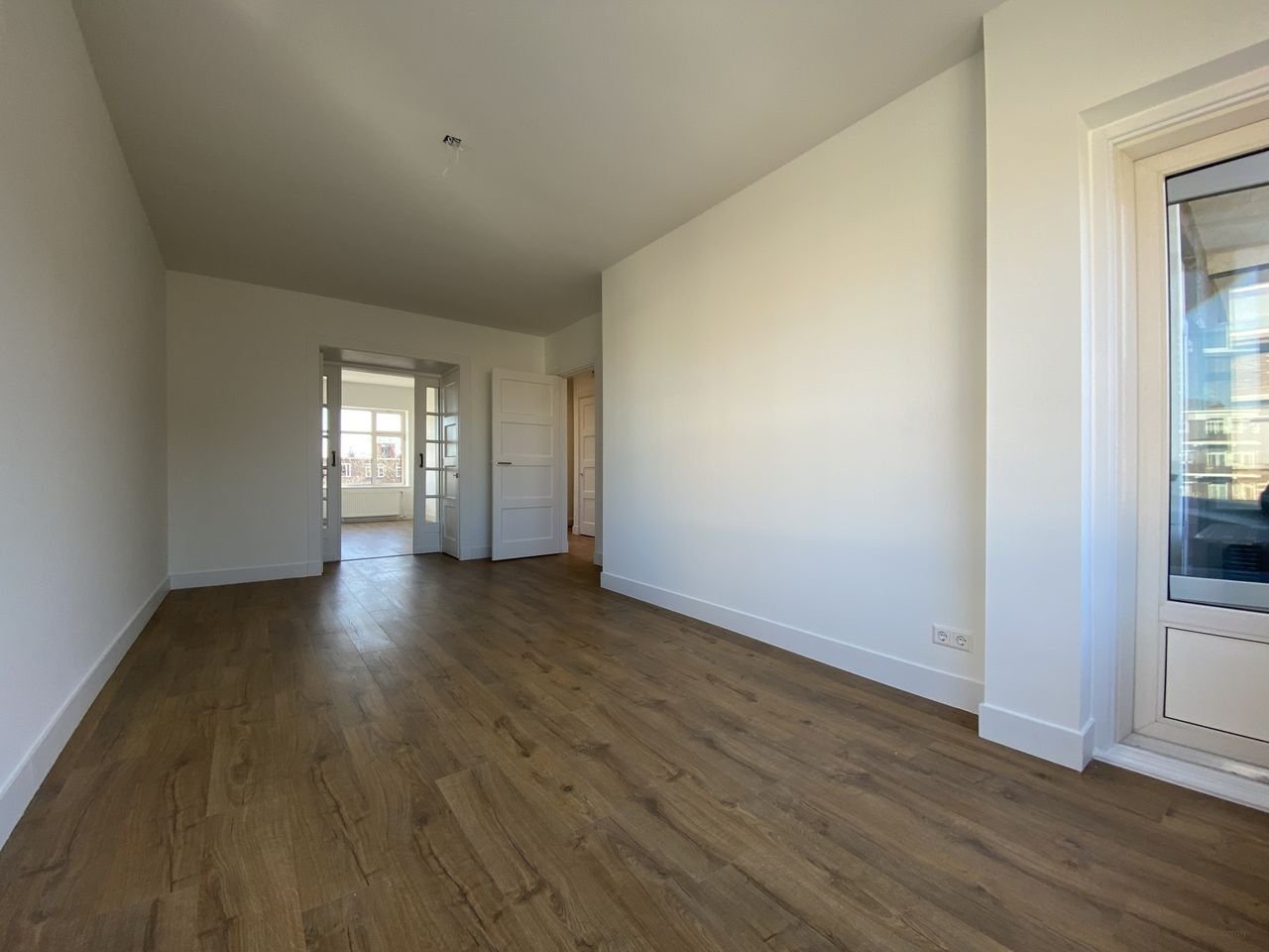 Bright 4-room apartment with balcony - Image 5