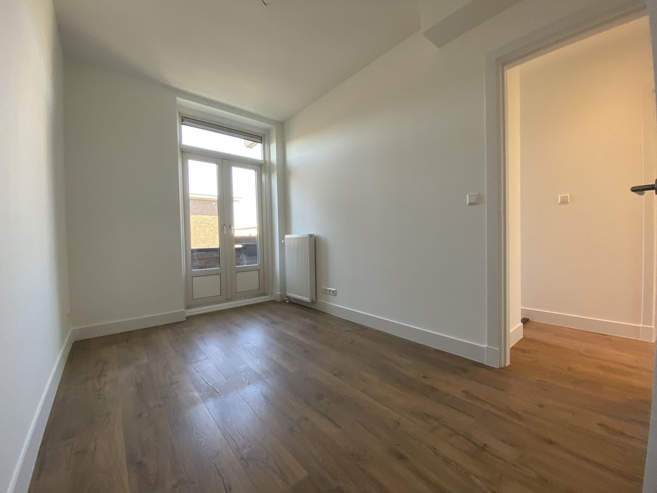 Bright 4-room apartment with balcony - Image 17