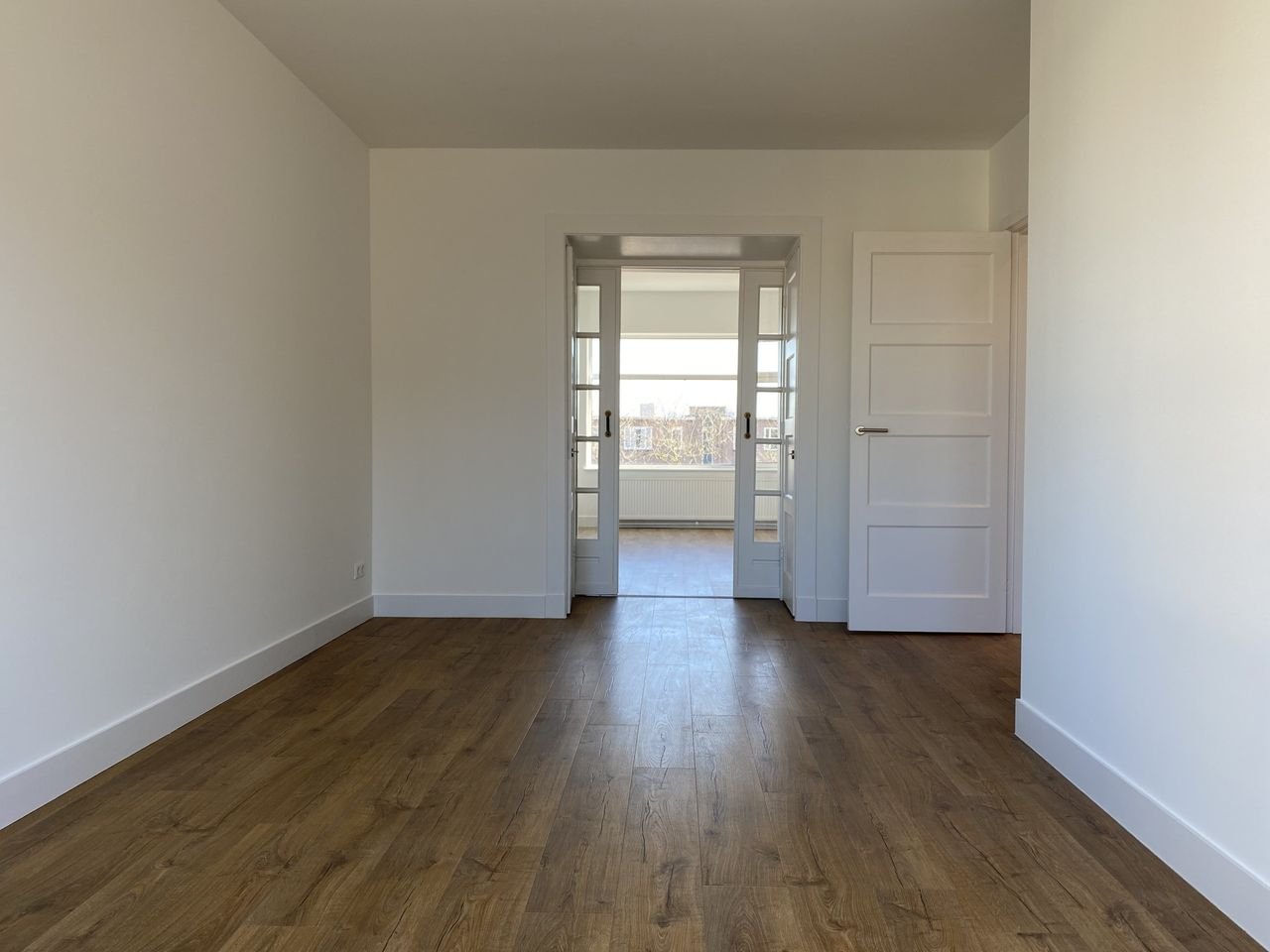 Bright 4-room apartment with balcony - Image 4