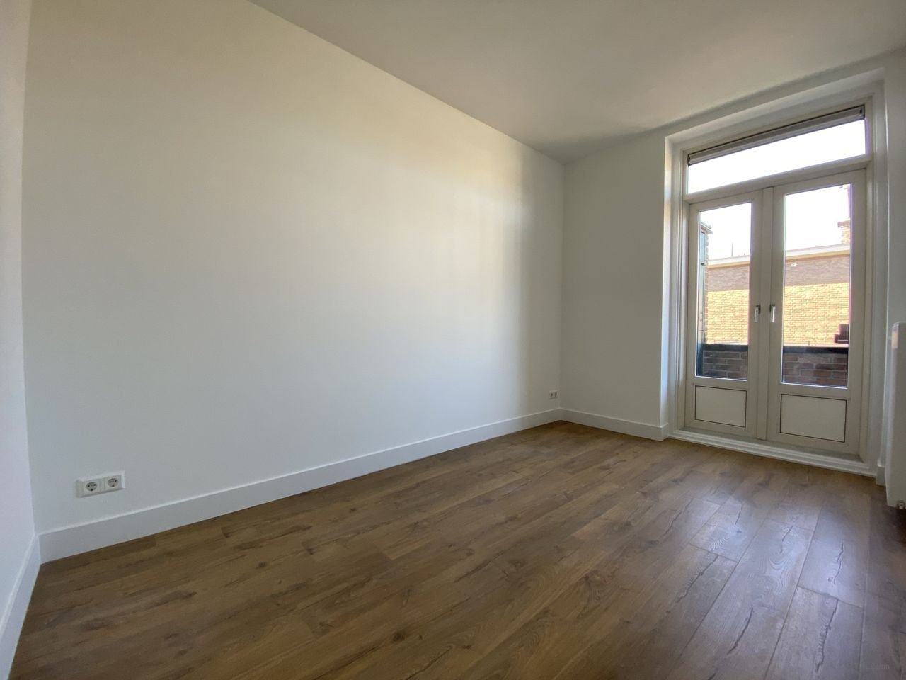 Bright 4-room apartment with balcony - Image 16