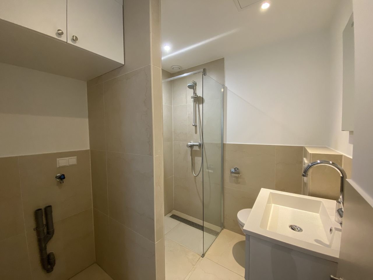 Bright 4-room apartment with balcony - Image 10