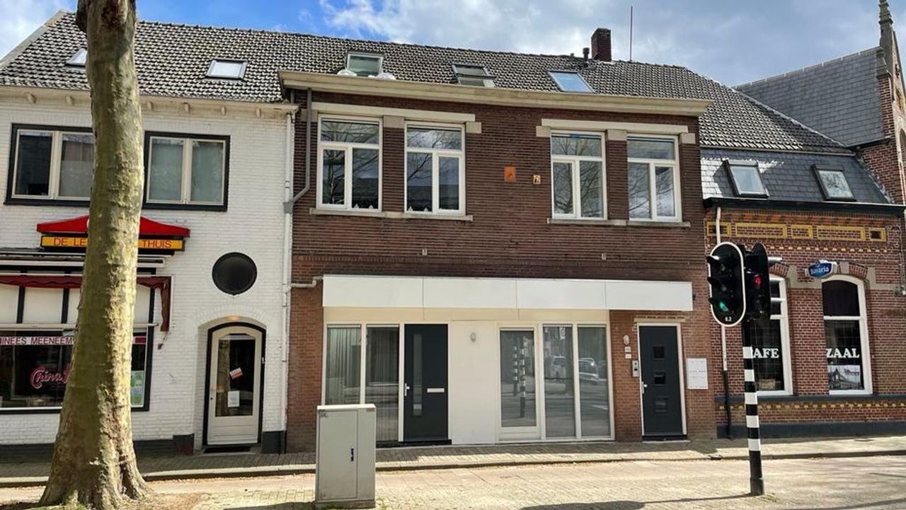 92 m2 appartement met terras in Tilburg - Afbeelding 1