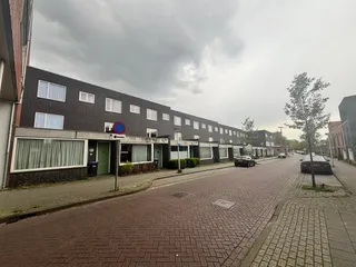 190 m² woonhuis met tuin en parking