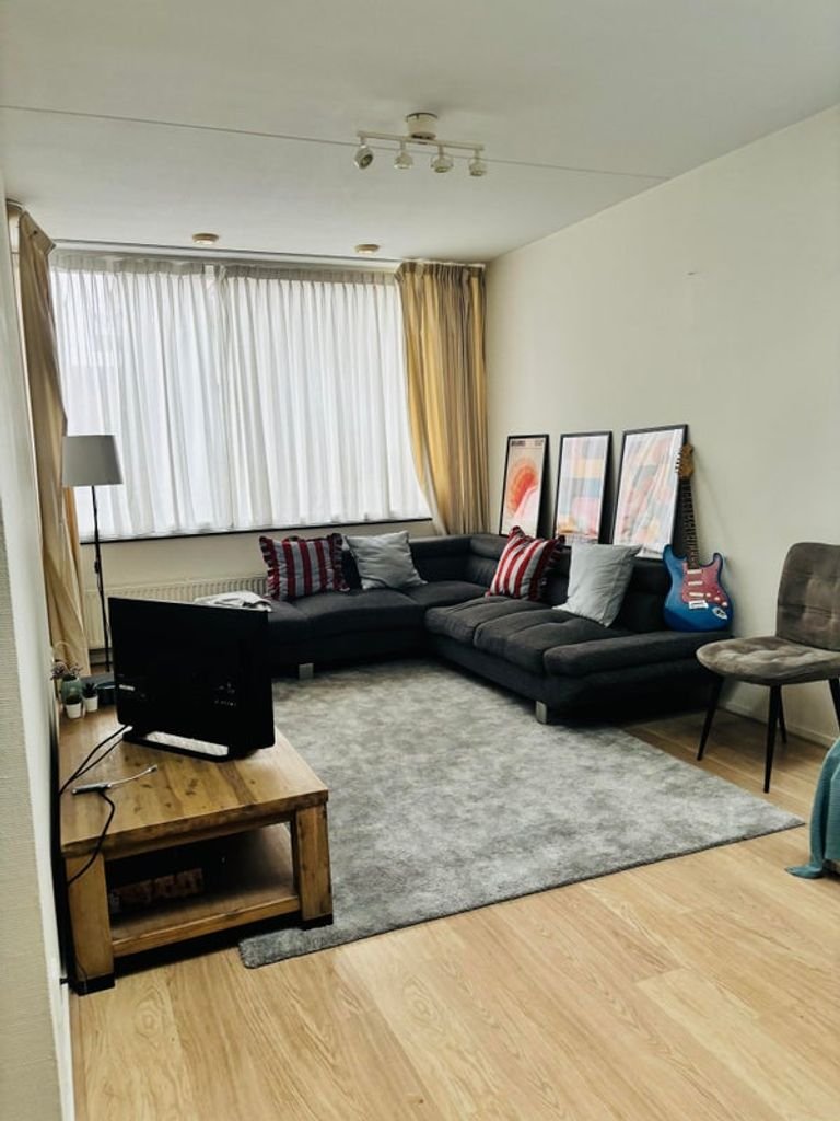 190 m² woonhuis met tuin en parking - Afbeelding 2