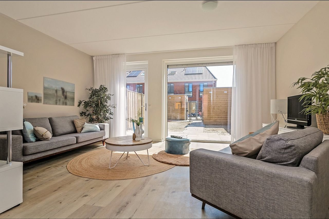 121 m2 family home with garden - Image 2