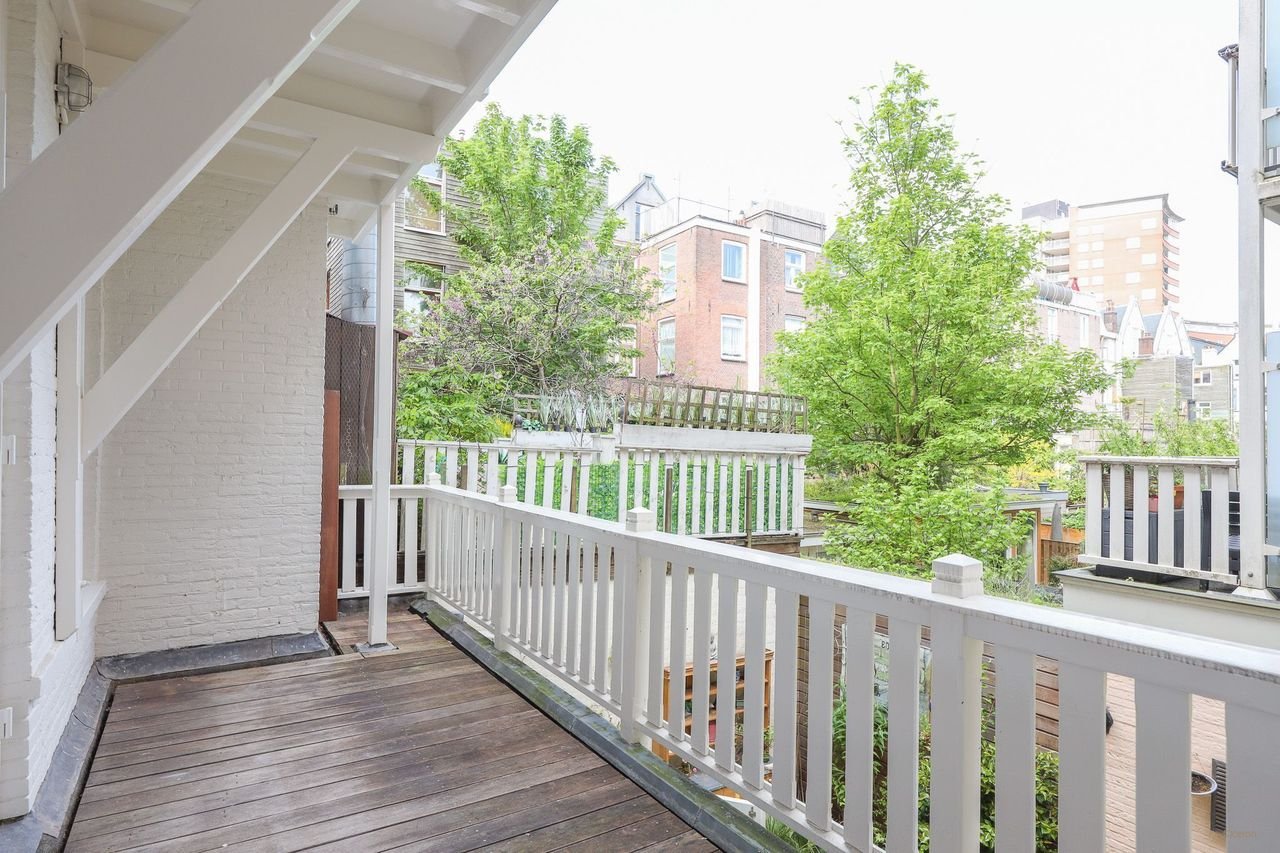 Bright 2-bedroom apartment in De Pijp - Image 18