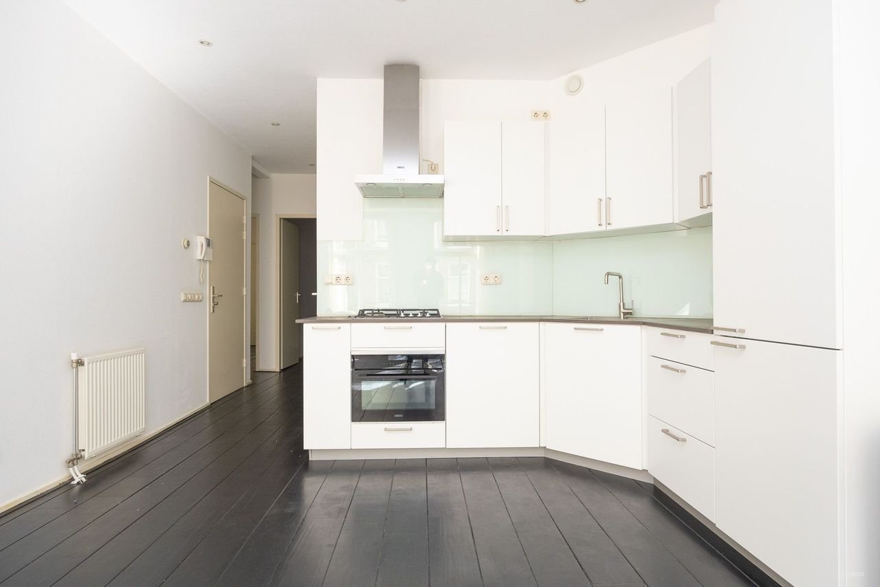 Bright 2-bedroom apartment in De Pijp - Image 7