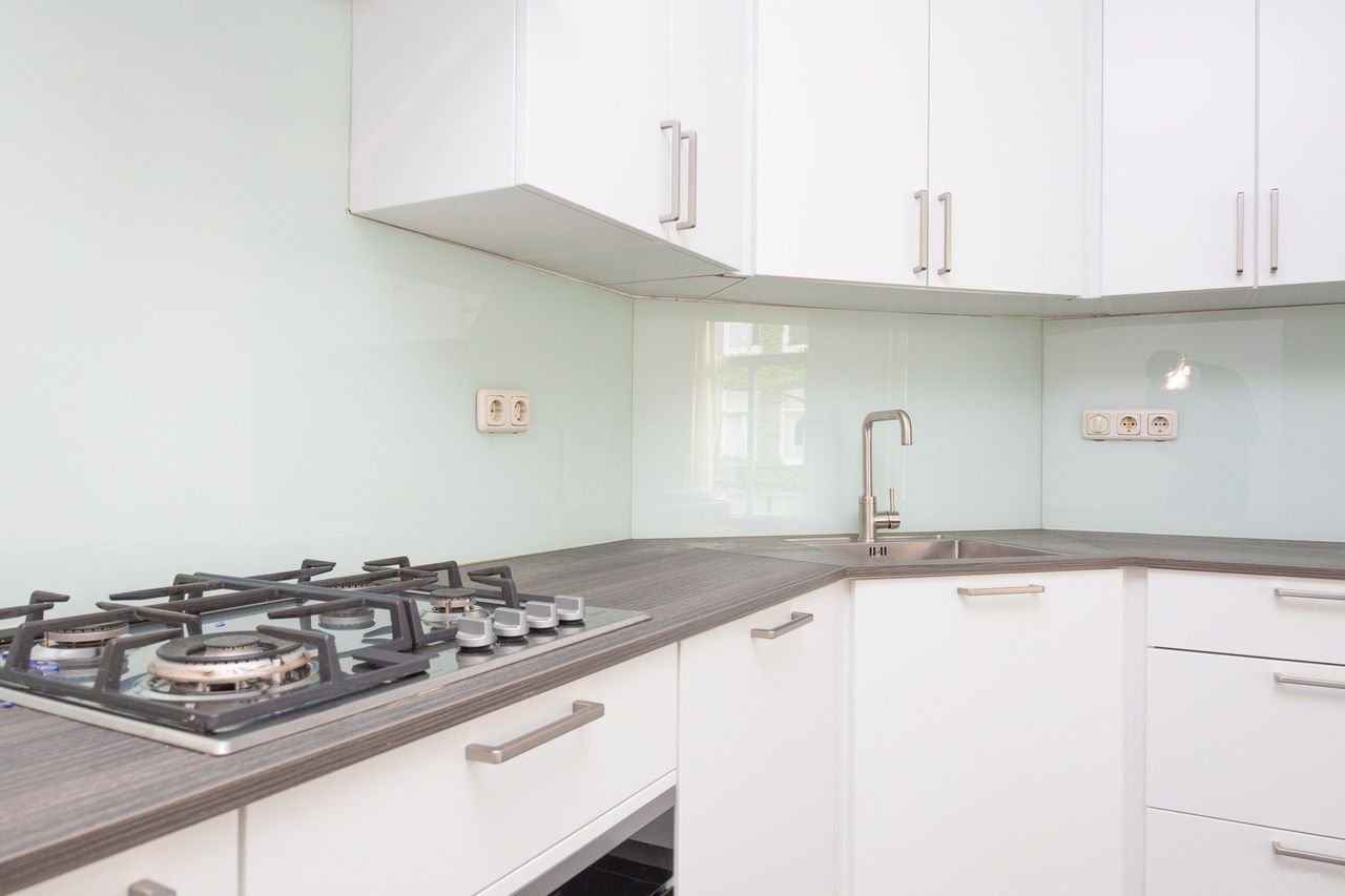 Bright 2-bedroom apartment in De Pijp - Image 8