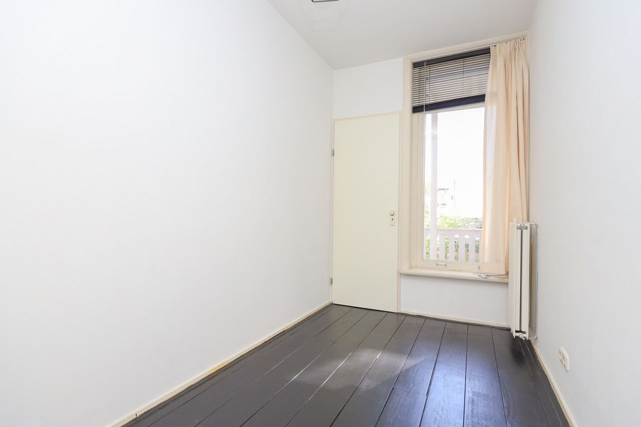 Bright 2-bedroom apartment in De Pijp - Image 11