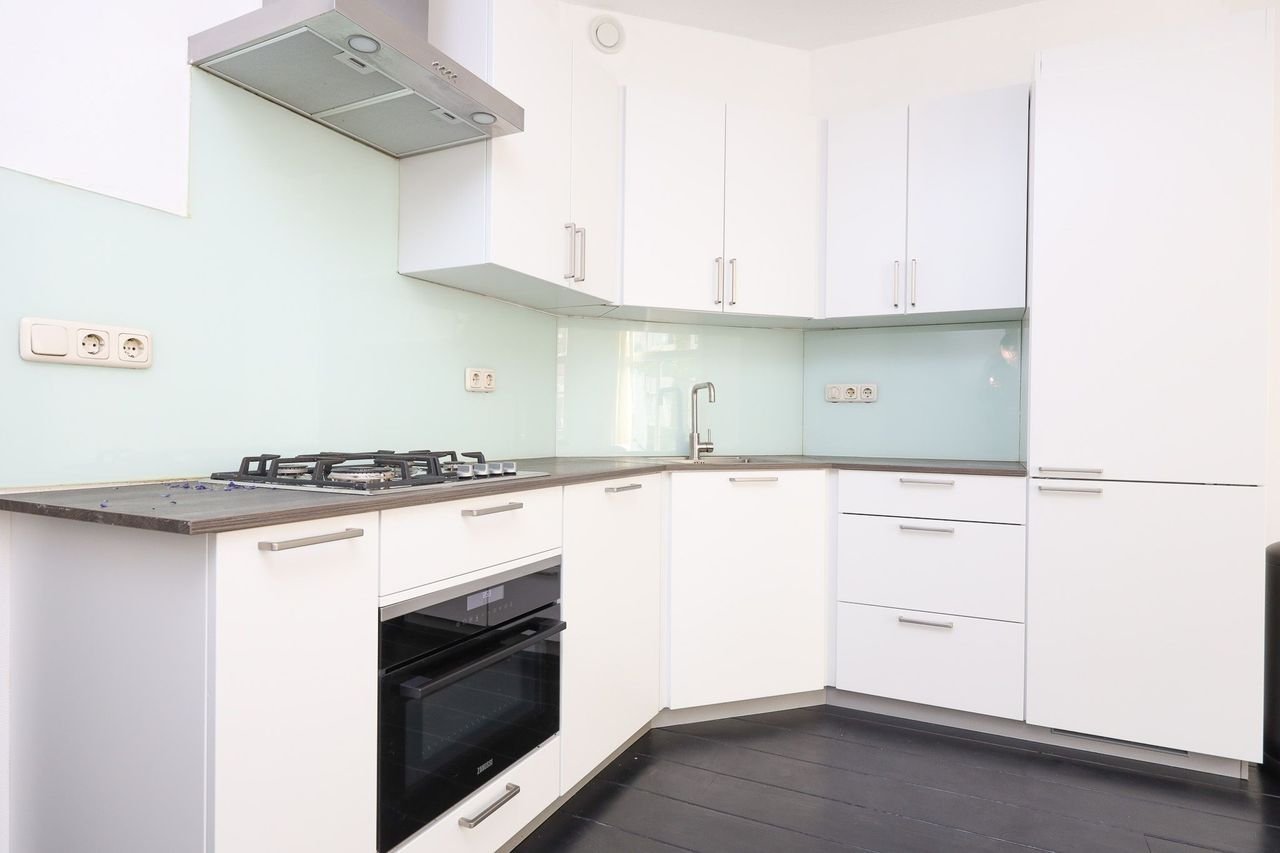 Bright 2-bedroom apartment in De Pijp - Image 6