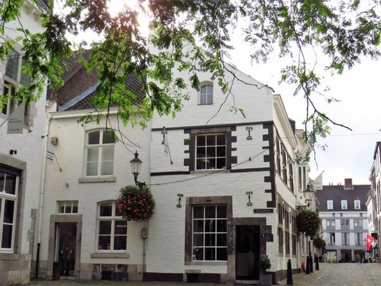 1-bedroom apartment in Stokstraatkwartier - Image 3