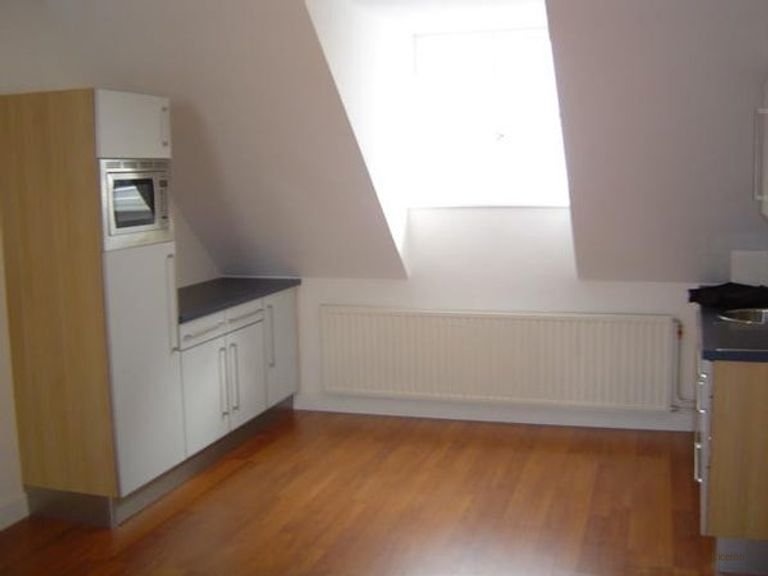 1-bedroom apartment in Stokstraatkwartier - Image 5