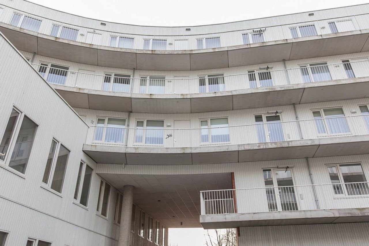 Modern 3-room apartment of 104 m² in Lewenborg - Image 6