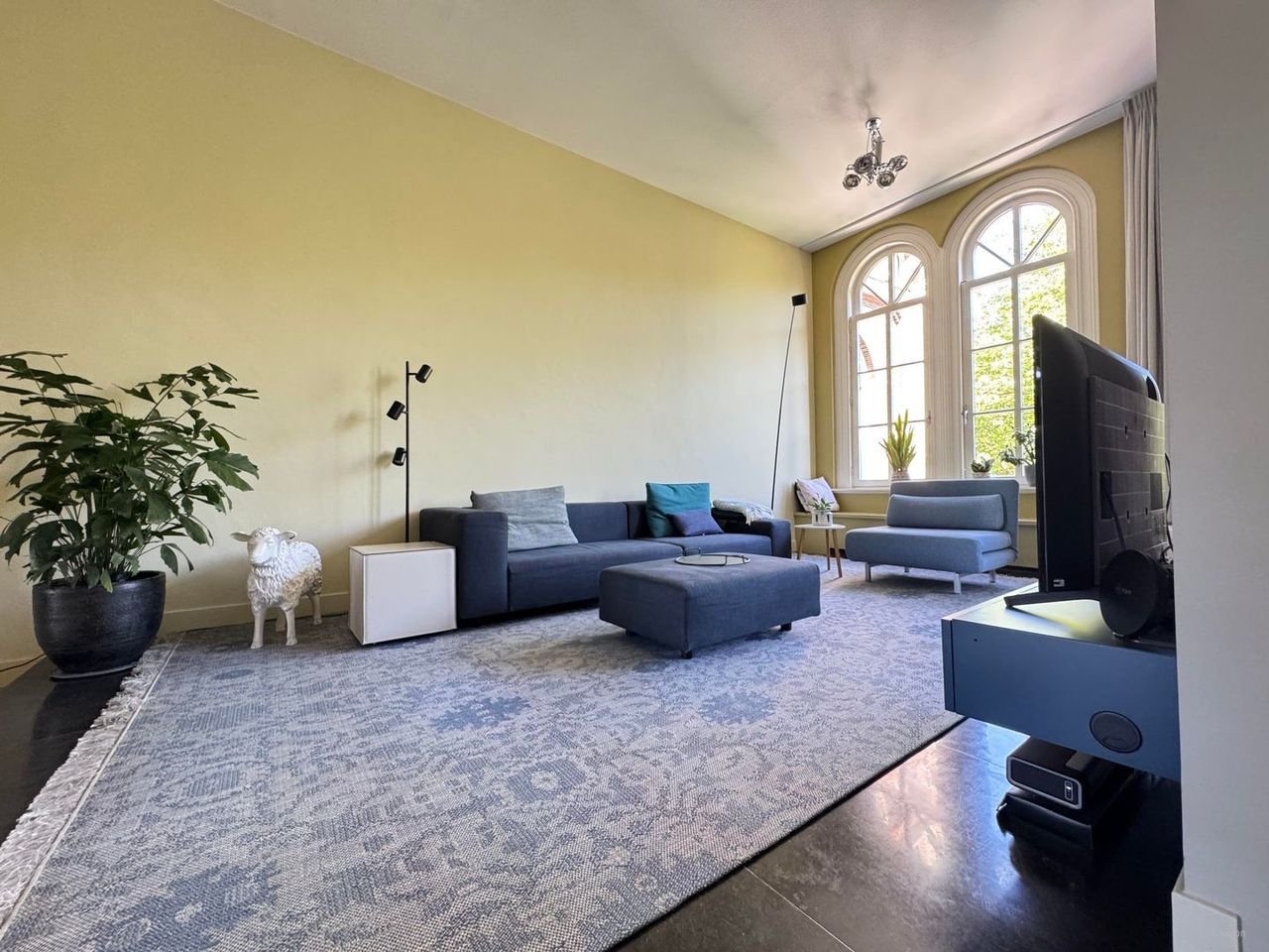 Furnished 2-bedroom apartment with 2 balconies - Image 13