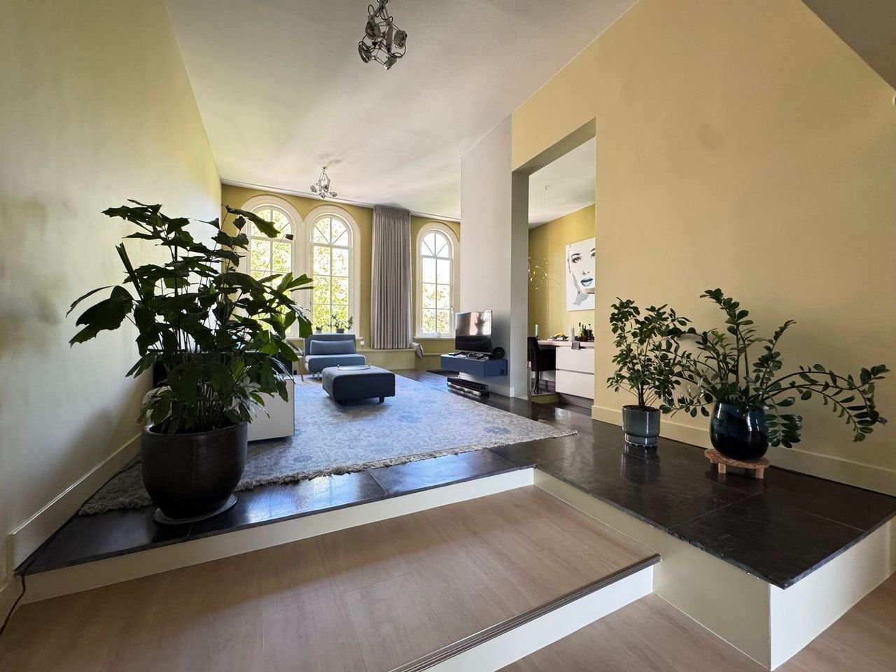 Furnished 2-bedroom apartment with 2 balconies - Image 10