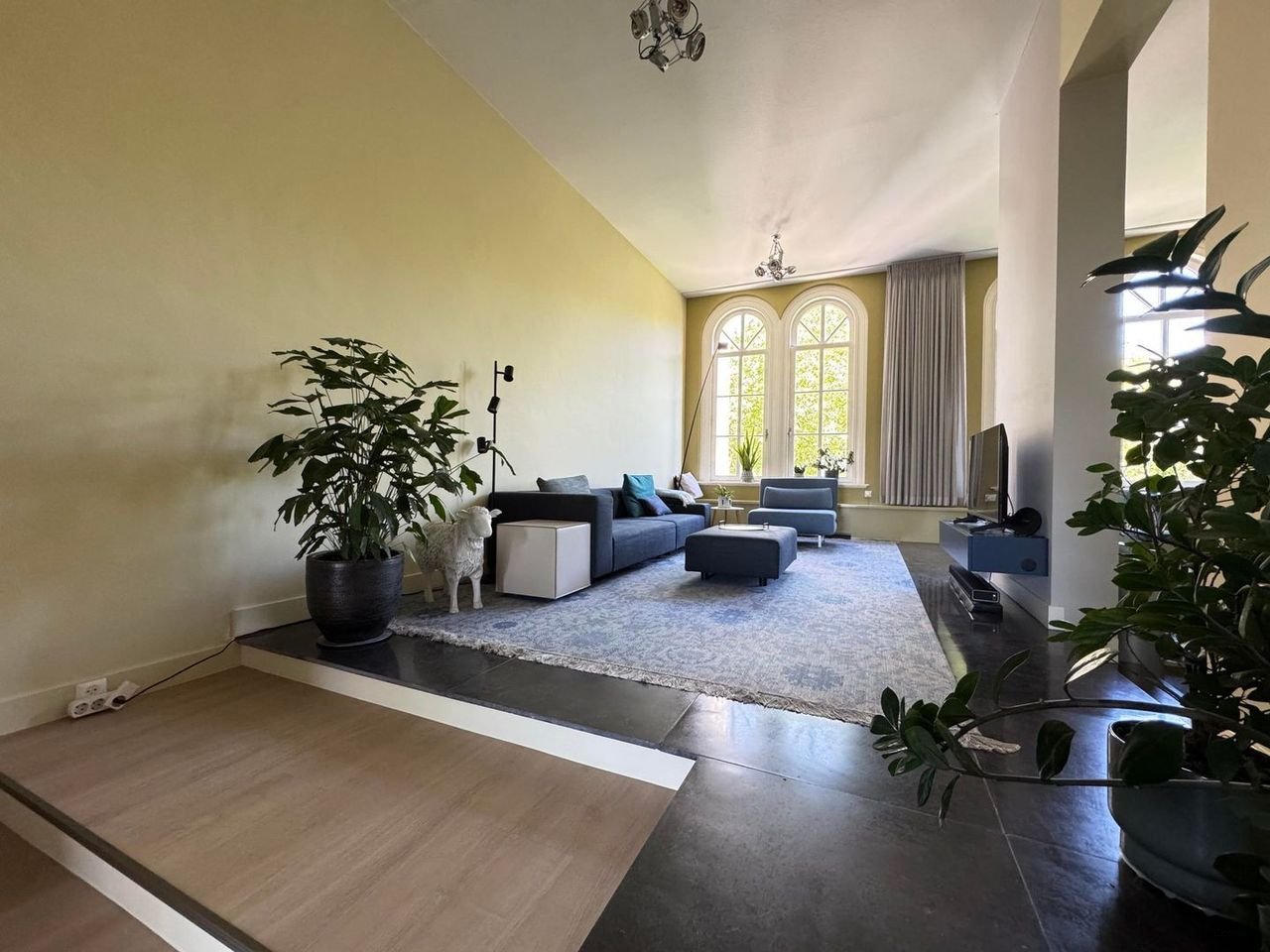 Furnished 2-bedroom apartment with 2 balconies - Image 12