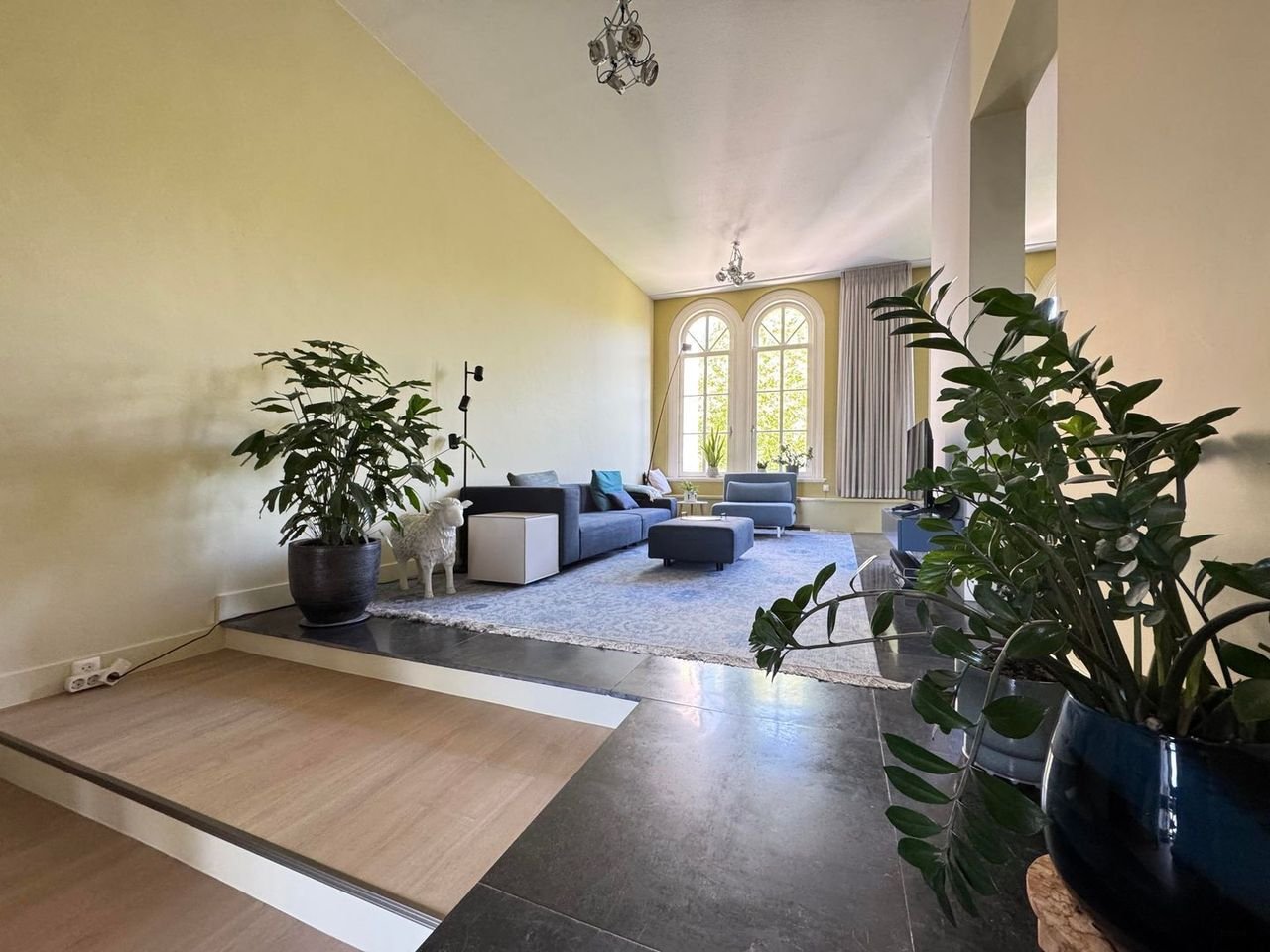 Furnished 2-bedroom apartment with 2 balconies - Image 11