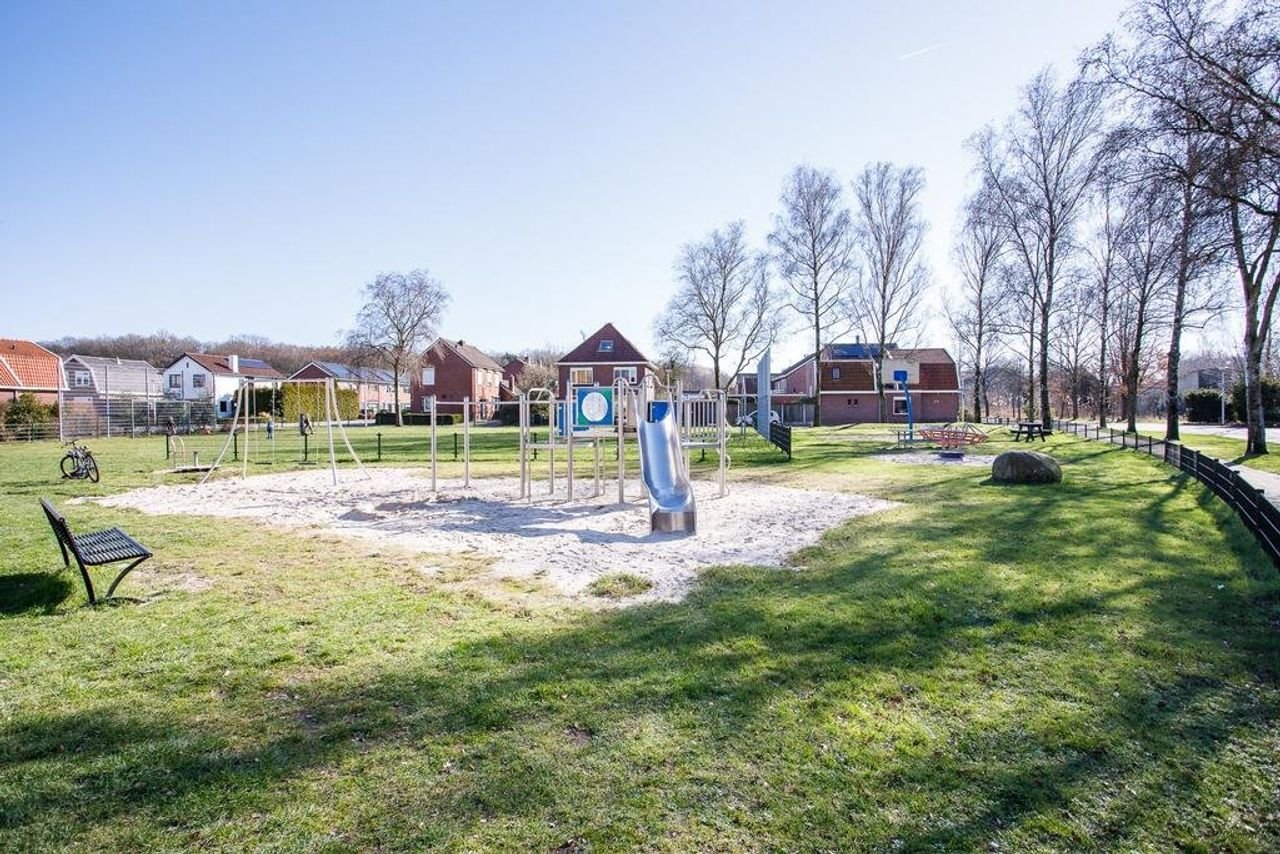 Apartment with 2 balconies in Oldenzaal - Image 13