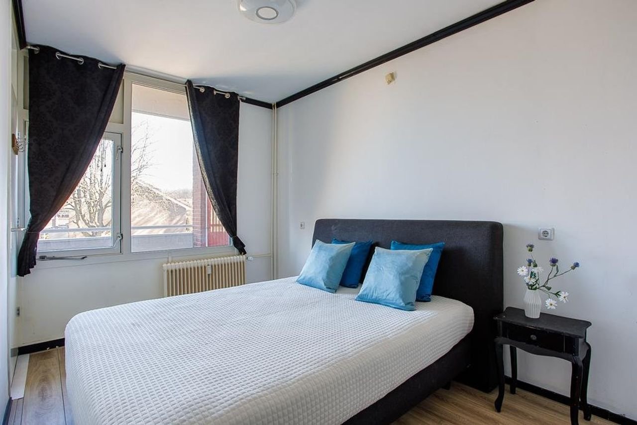 Apartment with 2 balconies in Oldenzaal - Image 10