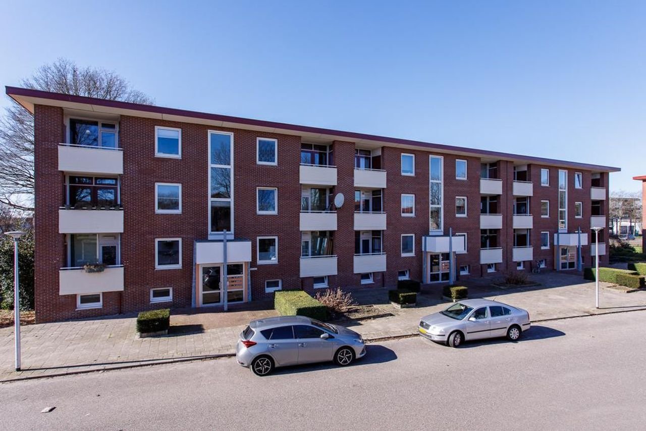 Apartment with 2 balconies in Oldenzaal - Image 1