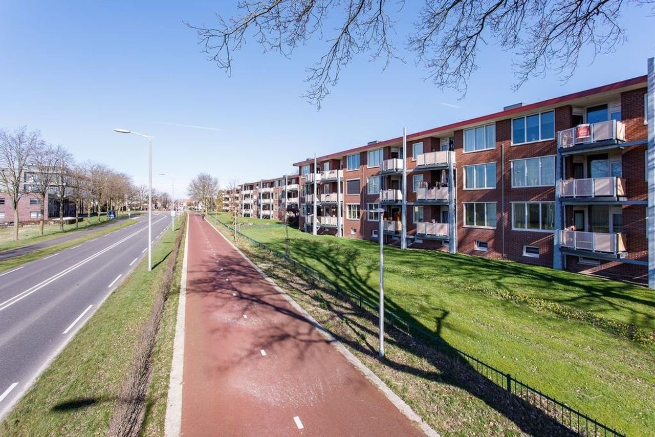 Apartment with 2 balconies in Oldenzaal - Image 3